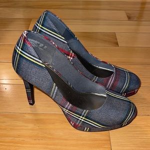 Fioni gray plaid heels size 6.5 woman’s